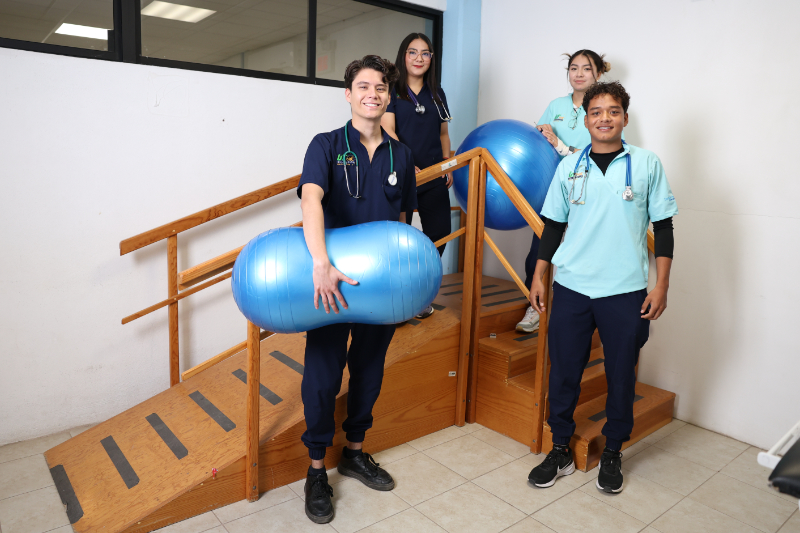 Estudiantes en campus